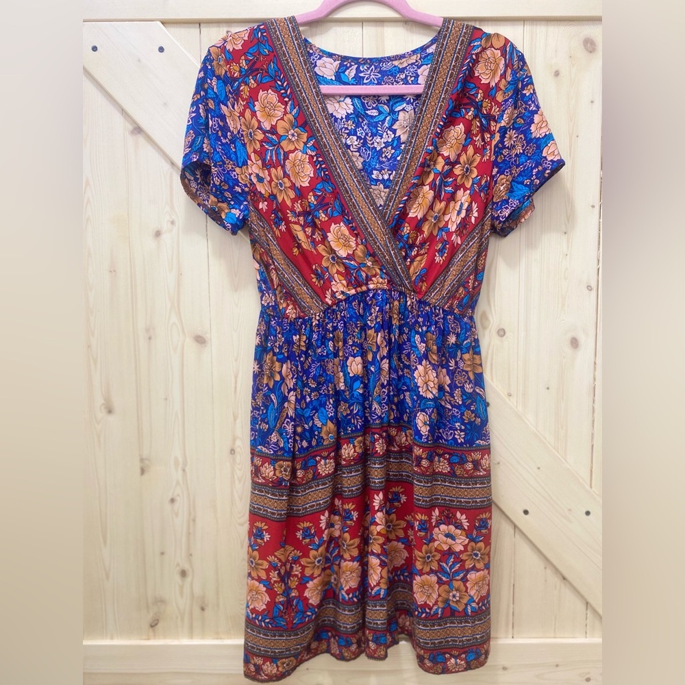 ❤️❤️SHEIN Vibrant Red Orange & Blue Pansy Floral V-Neck Boho Mini Dress